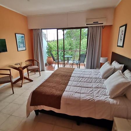 Nuevo Hotel Plaza Минас Екстериор снимка
