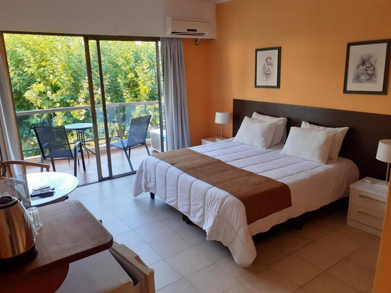 Nuevo Hotel Plaza Минас Екстериор снимка