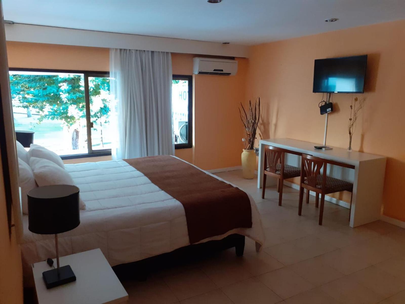 Nuevo Hotel Plaza Минас Екстериор снимка