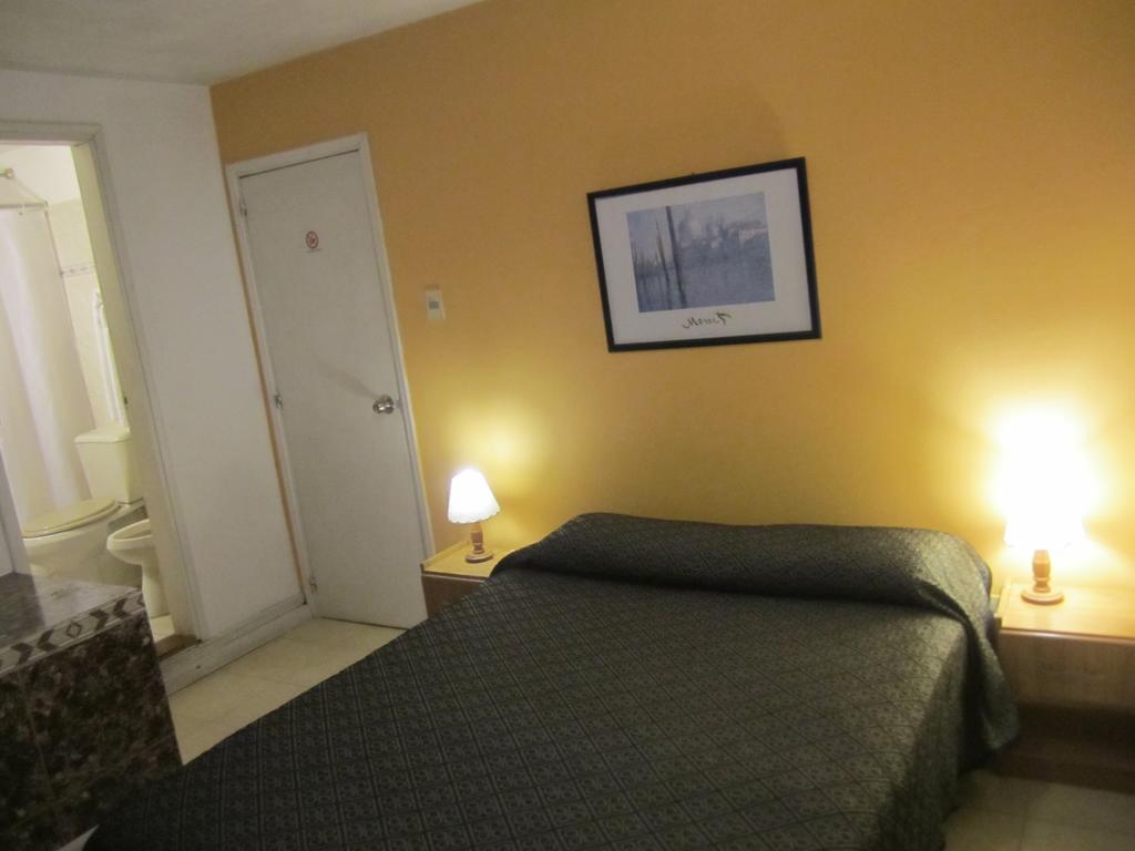 Nuevo Hotel Plaza Минас Екстериор снимка