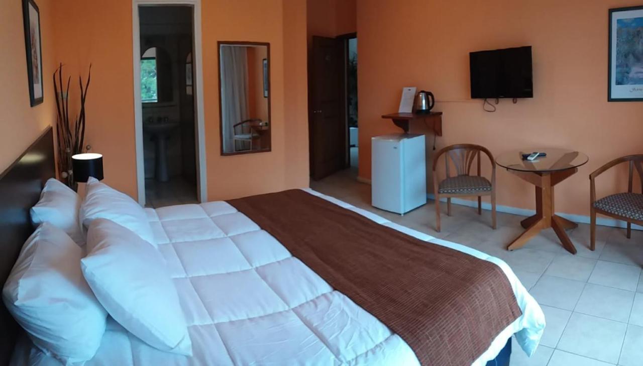 Nuevo Hotel Plaza Минас Екстериор снимка