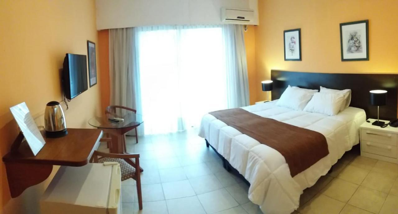 Nuevo Hotel Plaza Минас Екстериор снимка